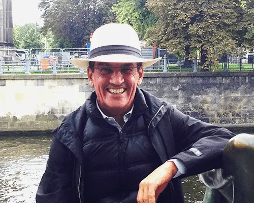 Una imágen del Dr. Aparicio en Berlín.